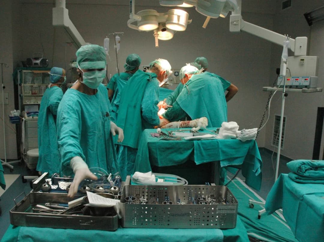 Endoproteza stawu biodrowego NFZ gdzie najlepiej? Szybkie terminy i jakość