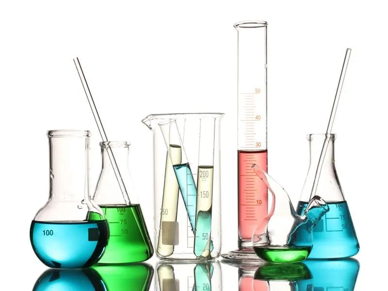 Do czego służy probówka w laboratorium chemicznym? Odkryj jej zastosowania