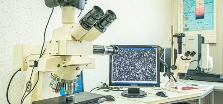 Co to jest laboratorium chemiczne? Poznaj jego funkcje i zastosowania