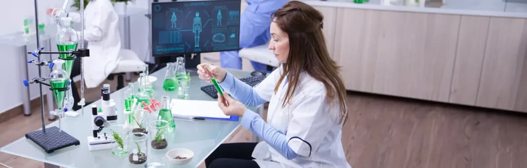 Jakie studia wybrać, aby pracować w laboratorium kosmetycznym?