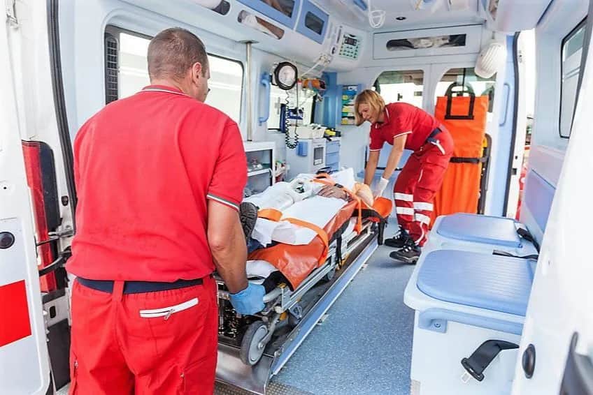 Ile lat trwają studia na ratownika medycznego? Sprawdź wymagania