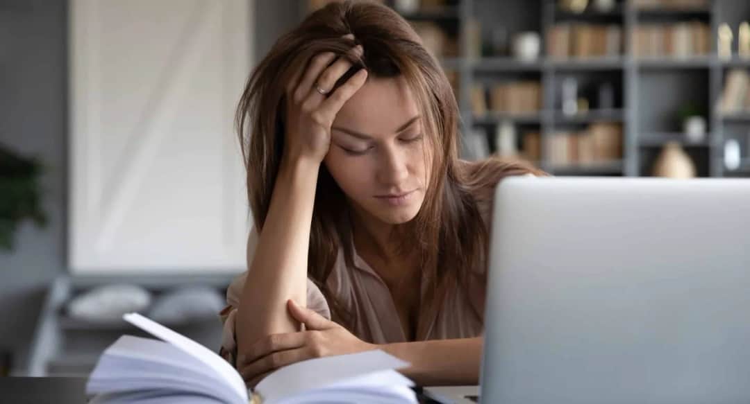 Ciągłe zmęczenie i senność: jakie badania pomogą znaleźć przyczynę?