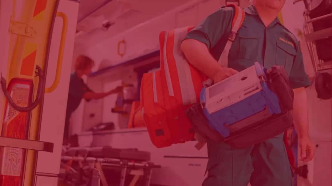 Jak zostać ratownikiem medycznym - wymagania i ścieżka kariery